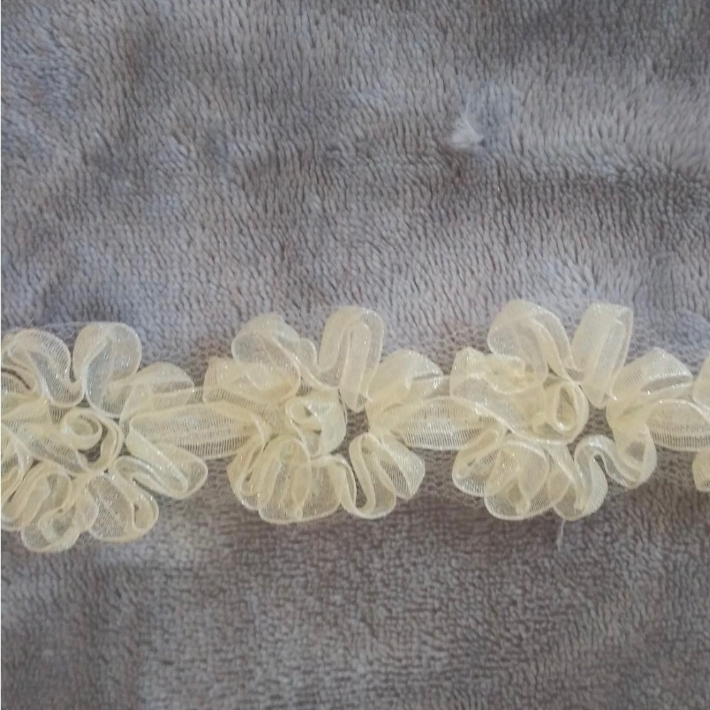 VINTAGE Lace Flower Choker